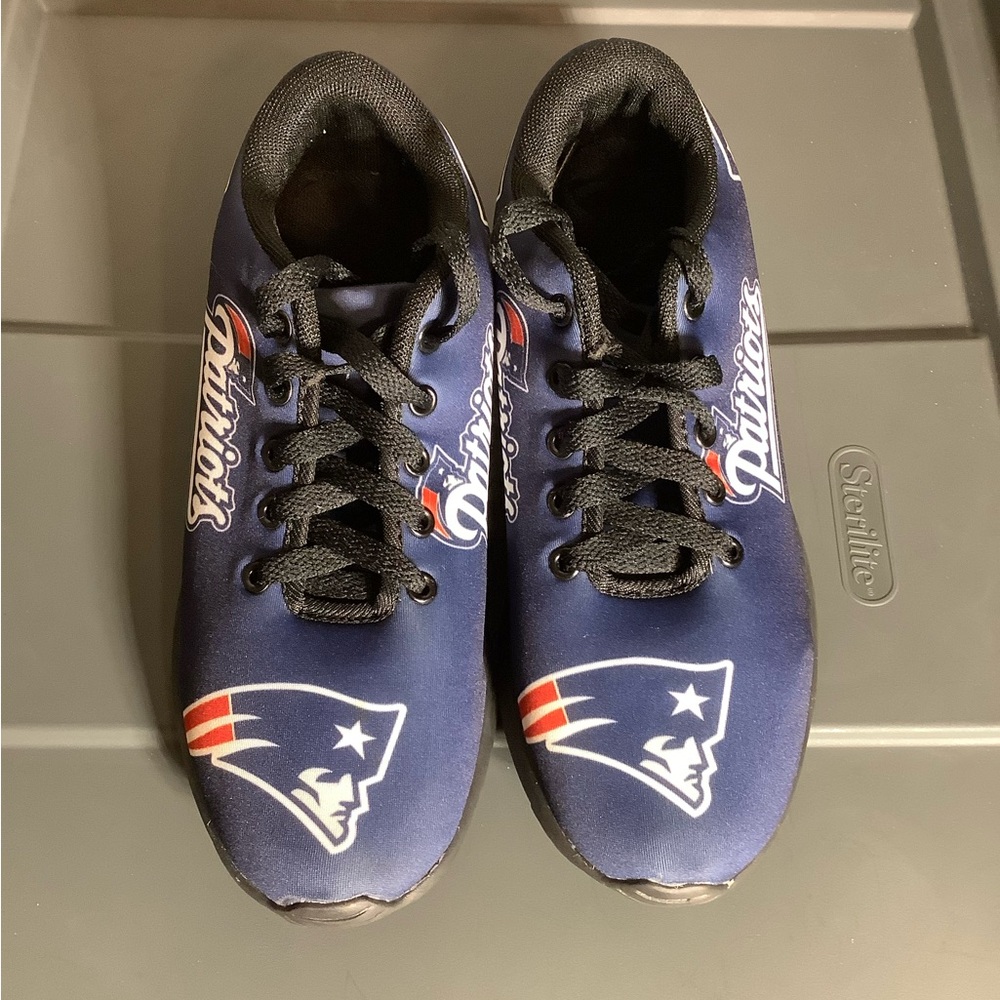 Women’s Size 9 New England Patriots Blue Lightweight Sneakers